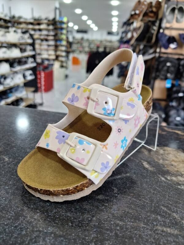 sandale-confortable-rose-a-fleurs-pour-fille